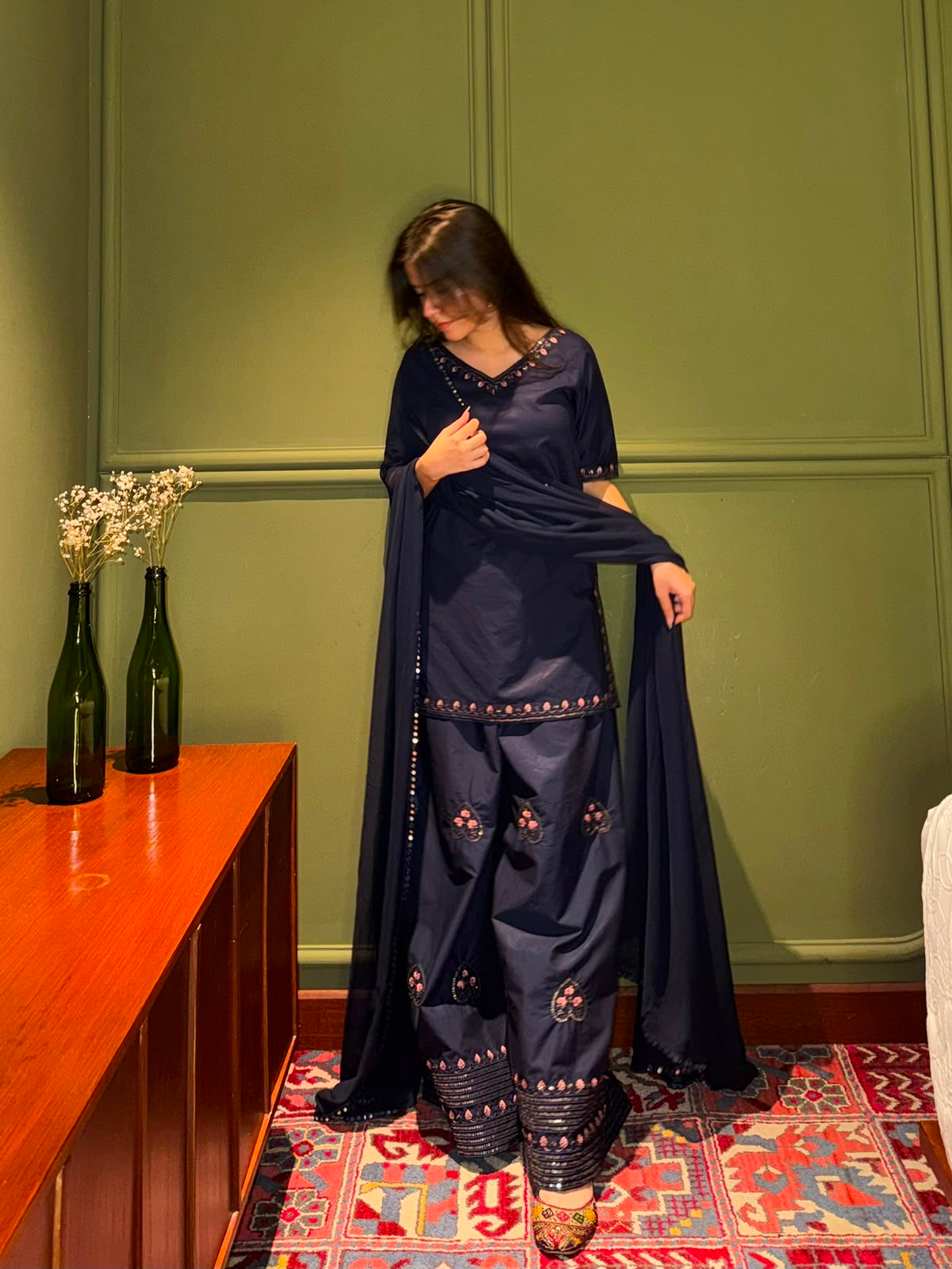 Neelam Noir | RESHMINA